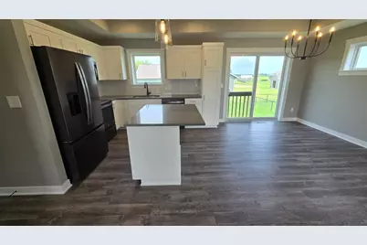 1801 12th Avenue NE, Austin, MN 55912 - Photo 9