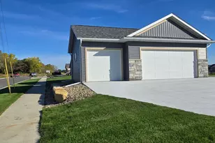 1801 12th Ave NE, Austin, MN 55912 - Photo 3