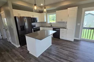 1801 12th Ave NE, Austin, MN 55912 - Photo 9