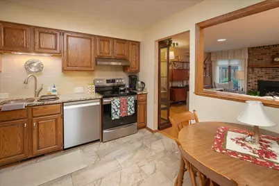 2205 Baihly Court SW, Rochester, MN 55902 - Photo 9