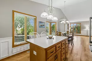 14374 Peninsula Point Dr, Savage, MN 55378 - Photo 13