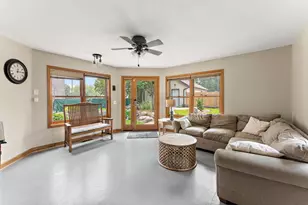 1017 Thomas Ave S, Minneapolis, MN 55405 - Photo 3