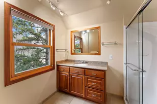 1017 Thomas Ave S, Minneapolis, MN 55405 - Photo 33