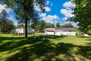 910 Lake Shore Blvd, Wahkon, MN 56386 - Photo 5