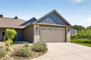 877 Picadilly Ln NW, Rochester, MN 55901 - Photo 3