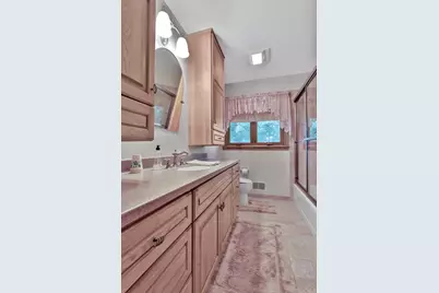 131 Marie Avenue W, West Saint Paul, MN 55118 - Photo 31