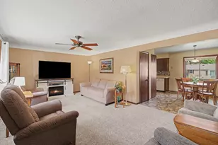 525 21st St, Red Wing, MN 55066 - Photo 5