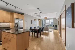 215 10th Ave S, Minneapolis, MN 55415 - Photo 13