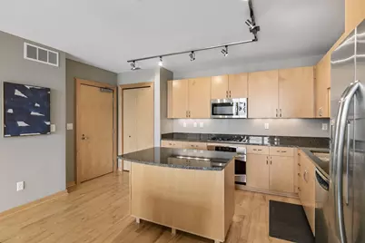 215 10th Avenue S #637, Minneapolis, MN 55415 - Photo 15