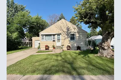 1215 Douglas Avenue, Worthington, MN 56187 - Photo 1
