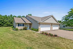305 Wildwood Cir, Roberts, WI 54023 - Photo 3