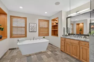 19044 Inndale Dr, Lakeville, MN 55044 - Photo 9