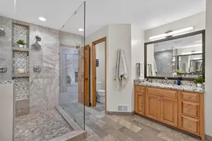 19044 Inndale Dr, Lakeville, MN 55044 - Photo 11