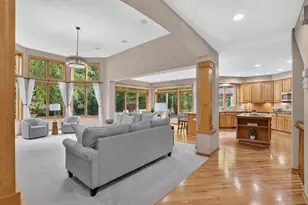 19044 Inndale Dr, Lakeville, MN 55044 - Photo 5