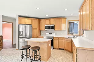 805 Daniel Dr, Belle Plaine, MN 56011 - Photo 7