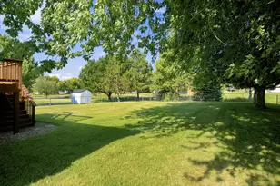 805 Daniel Dr, Belle Plaine, MN 56011 - Photo 31