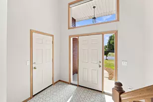 805 Daniel Dr, Belle Plaine, MN 56011 - Photo 3