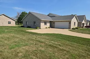 111 S West St, Belle Plaine, MN 56011 - Photo 1