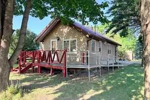 503 2nd Ave NE, Pipestone, MN 56164 - Photo 1