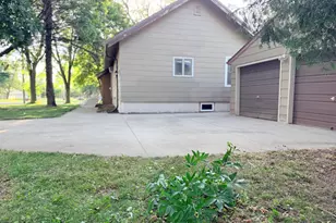 503 2nd Ave NE, Pipestone, MN 56164 - Photo 5