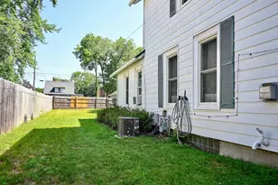 214 E Howard St, Winona, MN 55987 - Photo 23