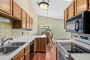 1314 Deercliff Ln, Eagan, MN 55123 - Photo 5