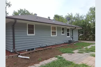 5637 Emerson Avenue N, Brooklyn Center, MN 55430 - Photo 9