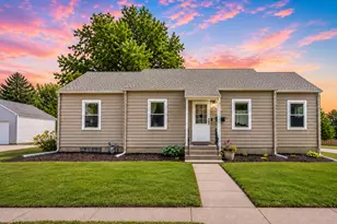 949 7th Ave SW, Faribault, MN 55021 - Photo 1