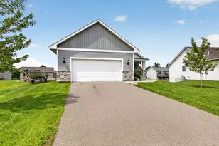 913 Moline Loop NW, Isanti, MN 55040 - Photo 3