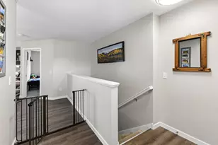 913 Moline Loop NW, Isanti, MN 55040 - Photo 5