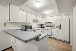 5530 E Bavarian Pass, Fridley, MN 55432 - Photo 9