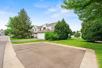 2754 Wagon Wheel Trail, Chaska, MN 55318 - Photo 33