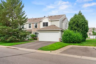 2754 Wagon Wheel Trail, Chaska, MN 55318 - Photo 3