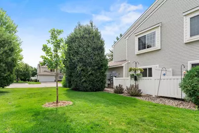 2754 Wagon Wheel Trail, Chaska, MN 55318 - Photo 7