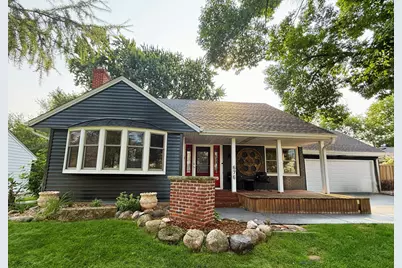 676 Howell Street S, Saint Paul, MN 55116 - Photo 1