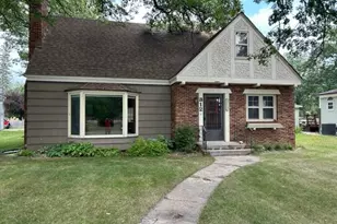 312 Kendall Ave N, Thief River Falls, MN 56701 - Photo 1