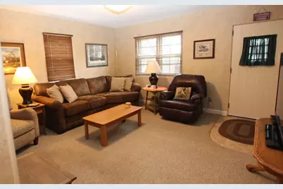 312 Kendall Avenue N, Thief River Falls, MN 56701 - Photo 5