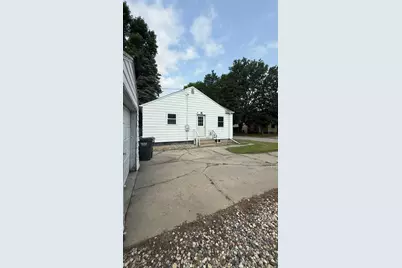 318 5th Avenue NE, Clara City, MN 56222 - Photo 3