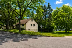 1521 Arkwright St N, Saint Paul, MN 55130 - Photo 39