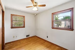 1521 Arkwright St N, Saint Paul, MN 55130 - Photo 17
