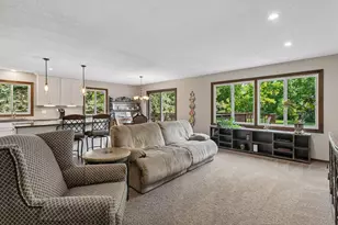 18208 Ginavale Ln, Eden Prairie, MN 55346 - Photo 5