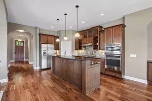 8728 Lake Riley Dr, Chanhassen, MN 55317 - Photo 7