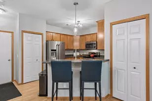 11025 Oak Grv Cir, Woodbury, MN 55129 - Photo 17