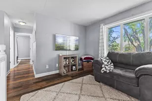 1805 Ruby Cir, Shakopee, MN 55379 - Photo 19