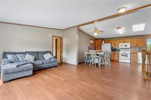 5404 Rush Point Dr, Rush City, MN 55069 - Photo 3