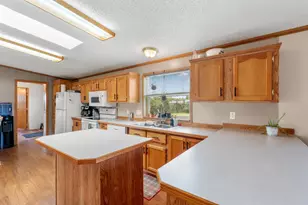 5404 Rush Point Dr, Rush City, MN 55069 - Photo 7