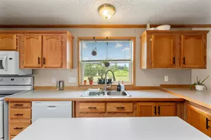 5404 Rush Point Dr, Rush City, MN 55069 - Photo 9