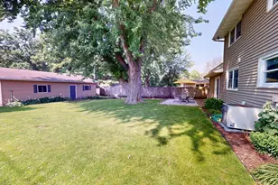 826 Minnie Maddern St, Albert Lea, MN 56007 - Photo 17