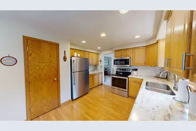 826 Minnie Maddern Street, Albert Lea, MN 56007 - Photo 9