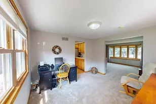 826 Minnie Maddern St, Albert Lea, MN 56007 - Photo 7